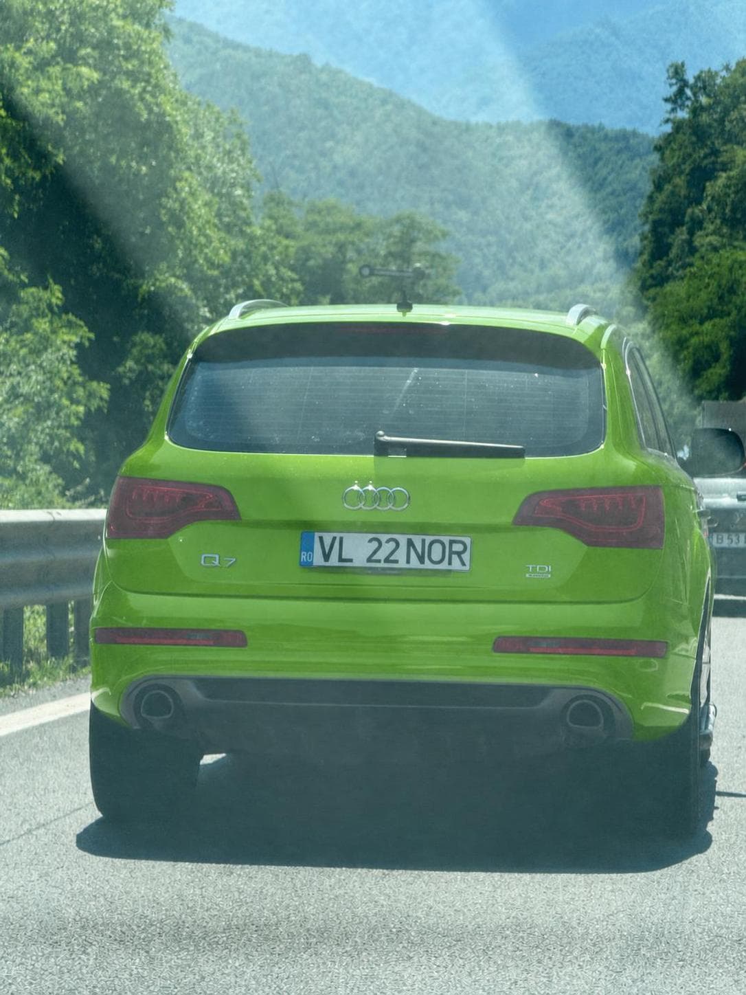 Audi Q7 VL 22 NOR în culoarea Acid Lime